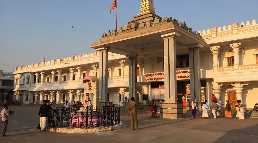 Why Raghavendra Swamy devotees visit - mantralayam temple