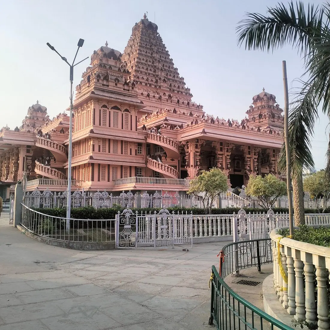 A government tourism page confirms identity, not live queue conditions - chhatarpur mandir timing