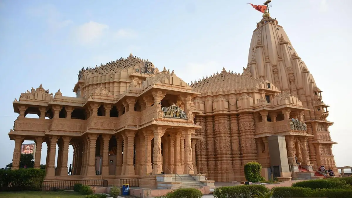 Mobile phones and personal belongings - somnath temple timings