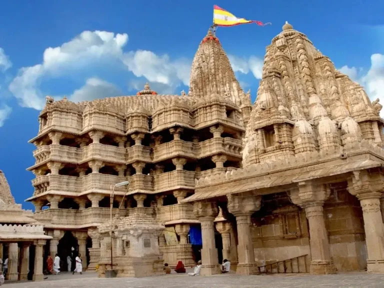 Dwarkadhish Temple Darshan Timings & Hotel Booking | BookingDham