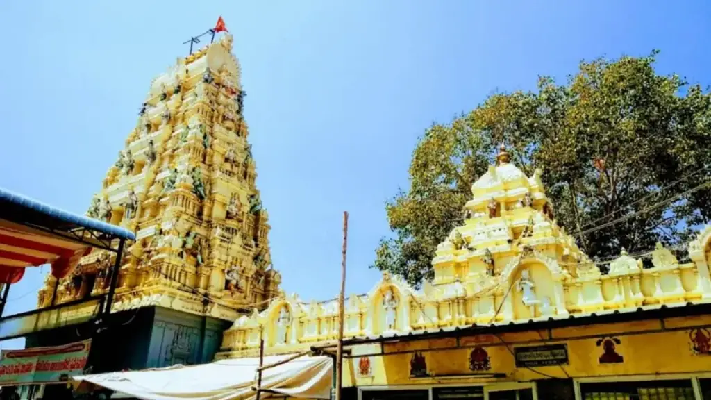 Pooja and aarti timings at Pedakakani Temple - pedakakani temple