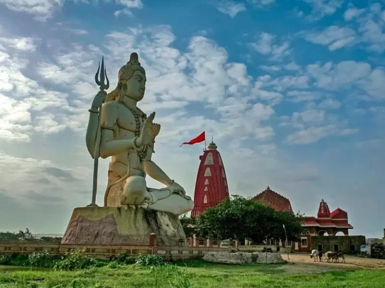 Nageshwar Jyotirlinga Temple, Dwarka - Timings, Festivals, History, Darshan, Pooja Timings