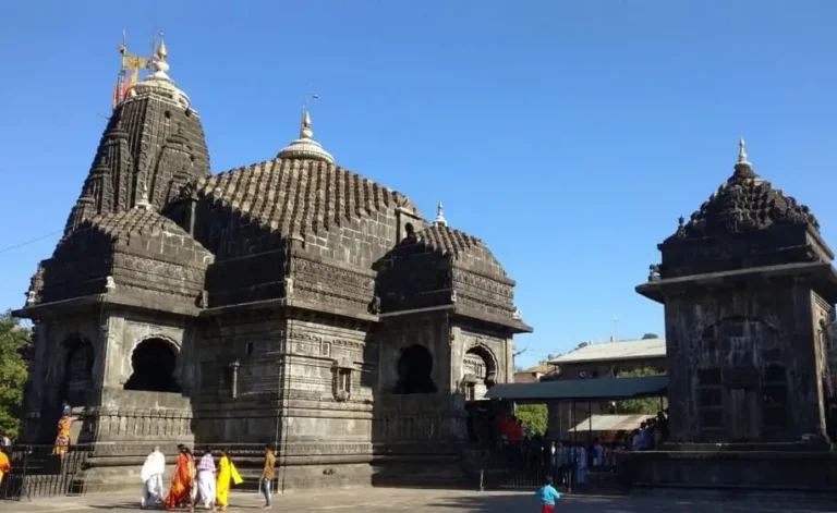 Trimbakeshwar Jyotirling Timing, Photos, Location & VIP Pass